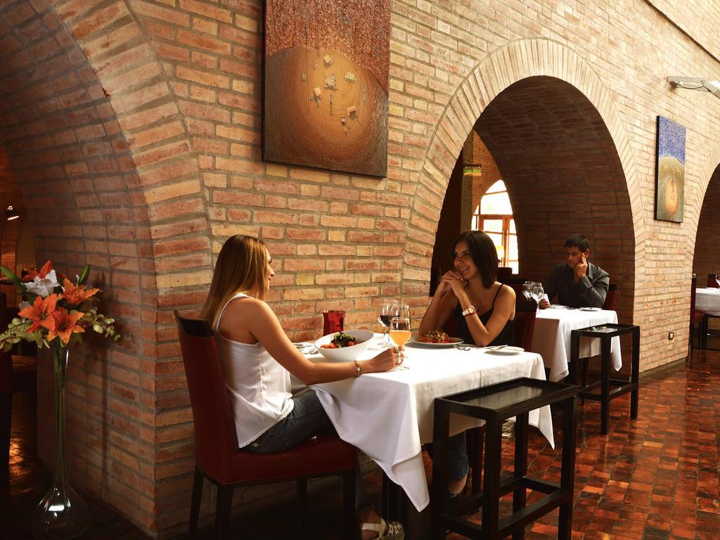 Hotel Del Bono Park Сан Хуан Екстериор снимка